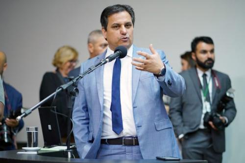 Projeto torna obrigatório exame toxicológico anual para professores da rede pública Projeto torna obrigatório exame toxicológico anual para professores da rede pública