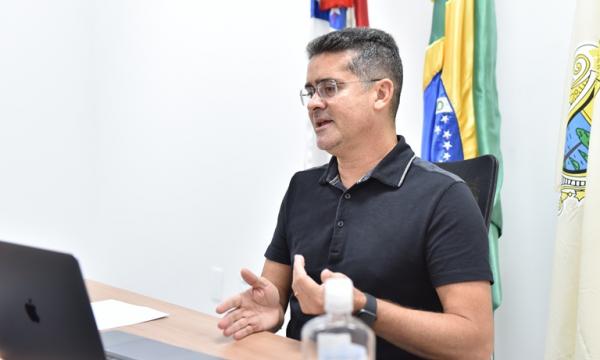 Prefeito de Manaus negocia com a Alemanha para ter usina própria de oxigênio Prefeito de Manaus negocia com a Alemanha para ter usina própria de oxigênio