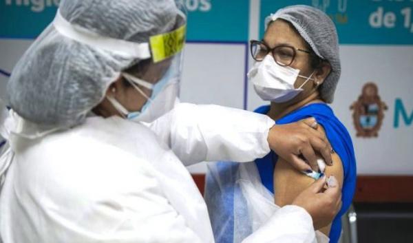 Novos grupos de trabalhadores da saúde começam a ser vacinados hoje (2), em Manaus Novos grupos de trabalhadores da saúde começam a ser vacinados hoje (2), em Manaus