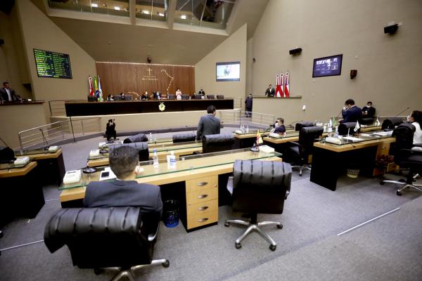 ALE/AM recebe pedidos de reconhecimento de Estado de Calamidade em nove municípios ALE/AM recebe pedidos de reconhecimento de Estado de Calamidade em nove municípios