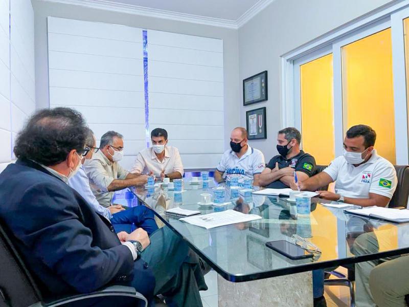 Helder reúne com prefeitos e anuncia hoje (2) novas medidas de combate a covid-19 Helder reúne com prefeitos e anuncia hoje (2) novas medidas de combate a covid-19
