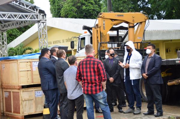 Parintins começa a receber equipamentos para instalar leitos de UTI, adquiridos pela Prefeitura Parintins começa a receber equipamentos para instalar leitos de UTI, adquiridos pela Prefeitura