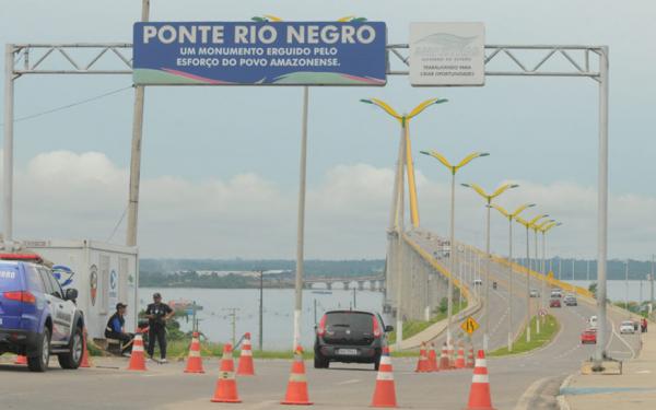 Salões de beleza, flutuantes, transporte intermunicipal vão funcionar em novo horário do toque de recolher Salões de beleza, flutuantes, transporte intermunicipal vão funcionar em novo horário do toque de recolher
