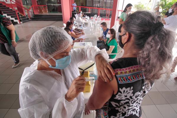 Em Manaus, vacinação de idosos de 60 a 64 anos não começará na segunda (8), por falta de doses Em Manaus, vacinação de idosos de 60 a 64 anos não começará na segunda (8), por falta de doses