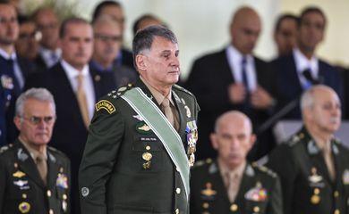 Após Bolsonaro demitir ministro da Defesa, comandantes militares colocam cargos à disposição Após Bolsonaro demitir ministro da Defesa, comandantes militares colocam cargos à disposição