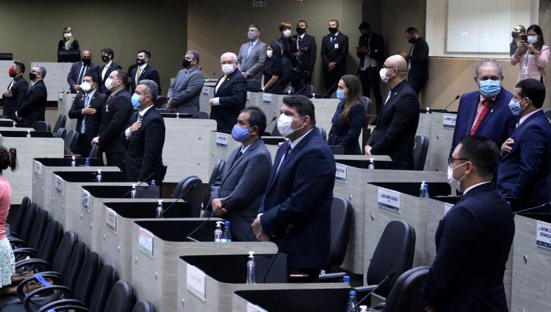 Câmara de Manaus aprova suspensão de feriados e pontos facultativos durante a pandemia Câmara de Manaus aprova suspensão de feriados e pontos facultativos durante a pandemia