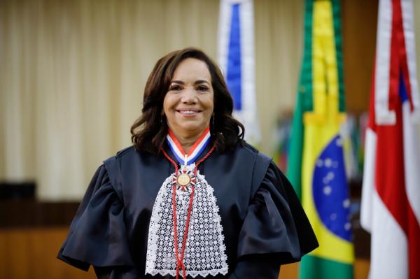 Vânia Marinho toma posse como nova desembargadora do TJAM Vânia Marinho toma posse como nova desembargadora do TJAM