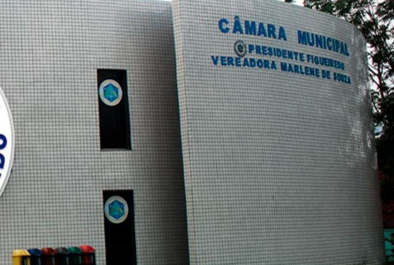 Câmara de Presidente Figueiredo vai pagar R$ 1,7 milhão em aluguel de carros Câmara de Presidente Figueiredo vai pagar R$ 1,7 milhão em aluguel de carros