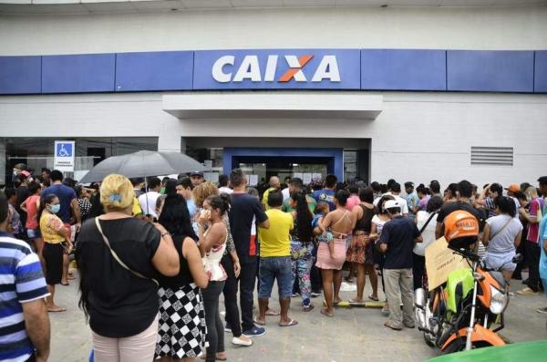 Justiça aumenta multa aplicada por aglomerações em agências da Caixa no AM Justiça aumenta multa aplicada por aglomerações em agências da Caixa no AM