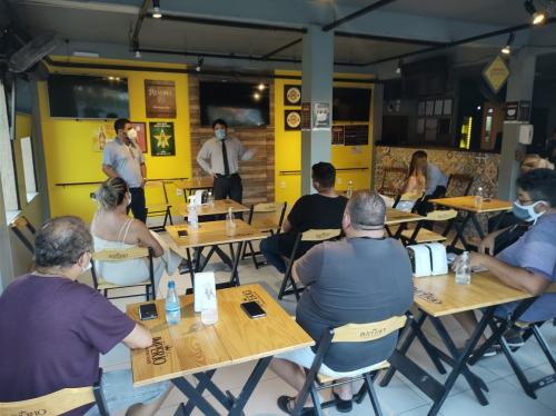 Abrasel apoia punição a bares e restaurantes que descumprirem decreto anticovid no AM Abrasel apoia punição a bares e restaurantes que descumprirem decreto anticovid no AM