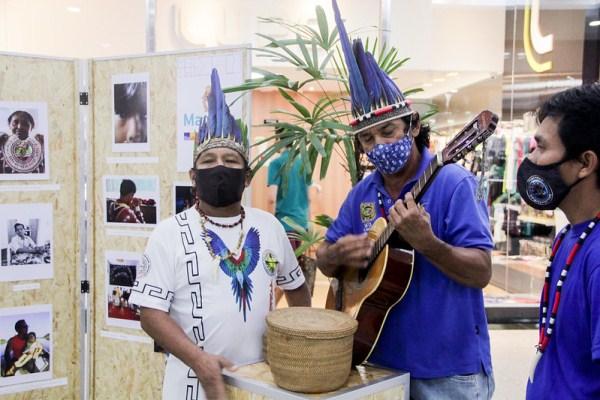 Exposição fotográfica destaca protagonismo dos povos indígenas Exposição fotográfica destaca protagonismo dos povos indígenas