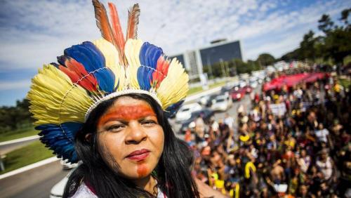 PF intima líder indígena Sonia Guajajara por críticas ao governo Bolsonaro PF intima líder indígena Sonia Guajajara por críticas ao governo Bolsonaro