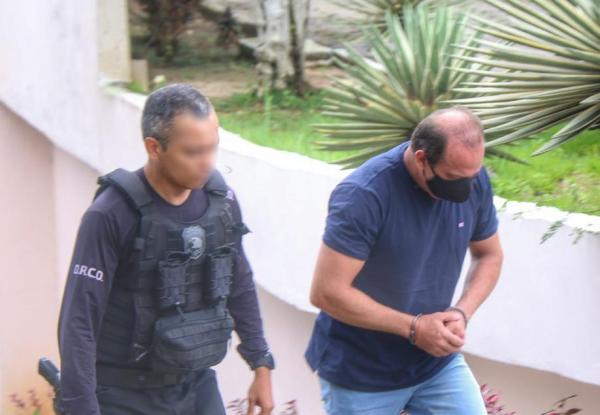 Preso coronel da PM do Amazonas suspeito de chefiar milícia do arrocho a traficantes Preso coronel da PM do Amazonas suspeito de chefiar milícia do arrocho a traficantes