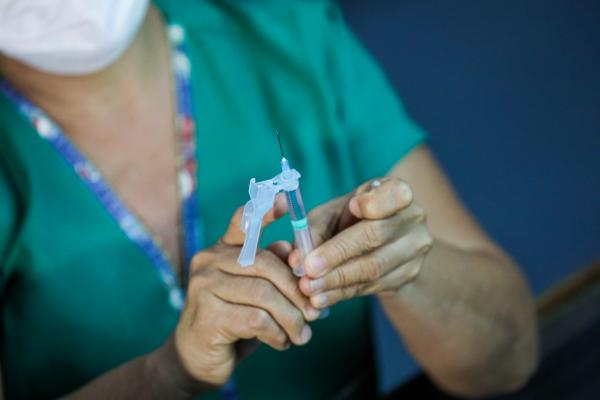 Manaus retoma aplicação da 1ª dose da vacina contra a Covid-19 Manaus retoma aplicação da 1ª dose da vacina contra a Covid-19