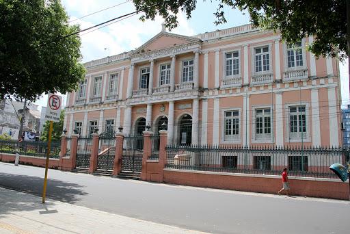 Sinteam pede à Justiça suspensão de retorno das aulas presenciais no Amazonas Sinteam pede à Justiça suspensão de retorno das aulas presenciais no Amazonas