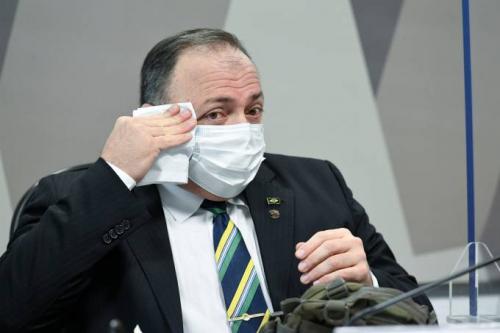 Dois ofícios mostram que Pazuello preferiu contar mortos ao socorrer Manaus Dois ofícios mostram que Pazuello preferiu contar mortos ao socorrer Manaus