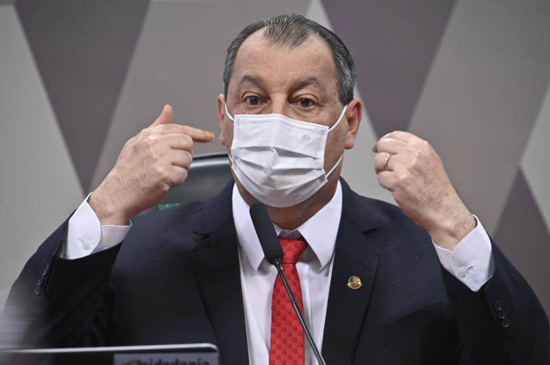 Omar diz que Bolsonaro repetiu omissão, após onda de violência no Amazonas Omar diz que Bolsonaro repetiu omissão, após onda de violência no Amazonas