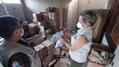 Vigilância Sanitária apreende uma tonelada de alimentos e produtos de limpeza, em Parintins Vigilância Sanitária apreende uma tonelada de alimentos e produtos de limpeza, em Parintins