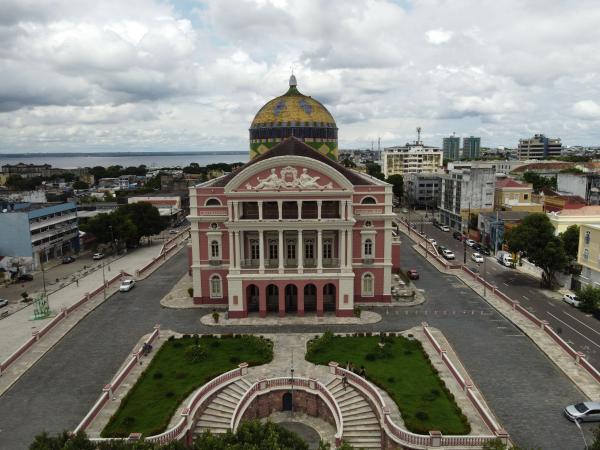Teatro Amazonas recebe público para espetáculos a partir de terça (20) Teatro Amazonas recebe público para espetáculos a partir de terça (20)