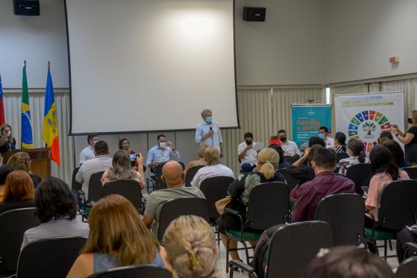 Prefeitura de Manaus reúne com gestores para tratar sobre volta às aulas 100% presenciais Prefeitura de Manaus reúne com gestores para tratar sobre volta às aulas 100% presenciais