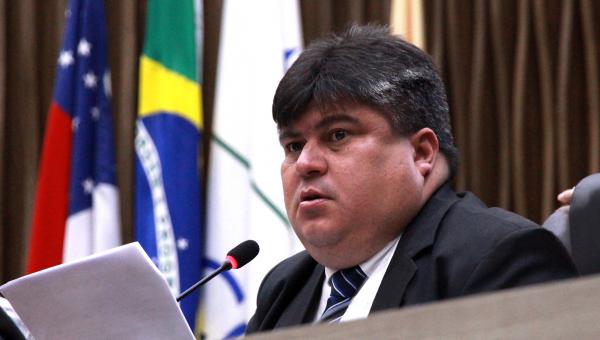 Após pressão, David Reis recua e mantém nome de líder negro em praça de Manaus Após pressão, David Reis recua e mantém nome de líder negro em praça de Manaus