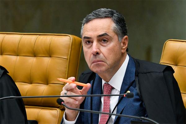 Barroso diz que discurso de fraude nas eleições é de quem não aceita a democracia Barroso diz que discurso de fraude nas eleições é de quem não aceita a democracia
