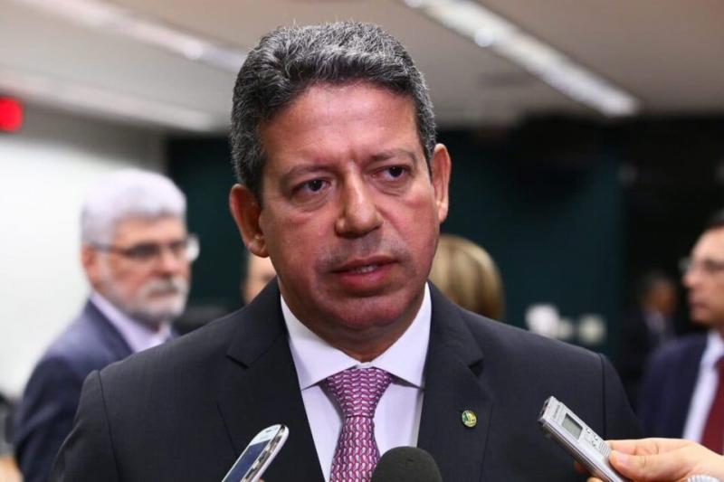 Após live de Bolsonaro, Lira recua e diz que PEC do Voto Impresso não tem força Após live de Bolsonaro, Lira recua e diz que PEC do Voto Impresso não tem força
