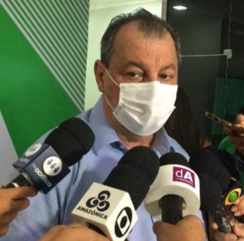 Omar diz que voto impresso de Bolsonaro visa desviar foco de 555 mil mortes por covid Omar diz que voto impresso de Bolsonaro visa desviar foco de 555 mil mortes por covid