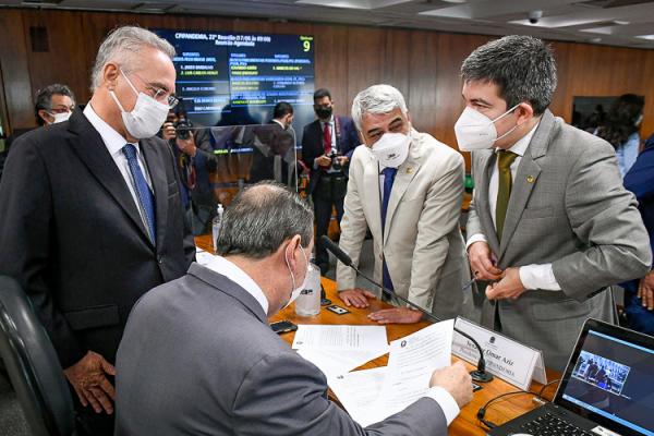 CPI da Covid retorna com depoimento do reverendo Amilton e espera dono da Precisa CPI da Covid retorna com depoimento do reverendo Amilton e espera dono da Precisa