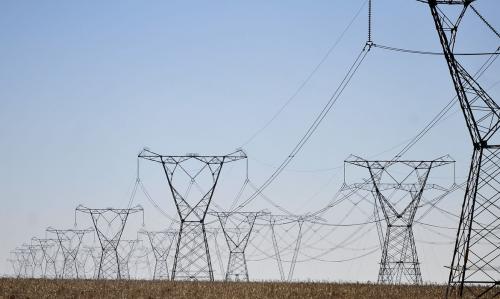Governo cria 'bandeira de escassez hídrica', com aumento de 50% na conta de luz Governo cria 'bandeira de escassez hídrica', com aumento de 50% na conta de luz