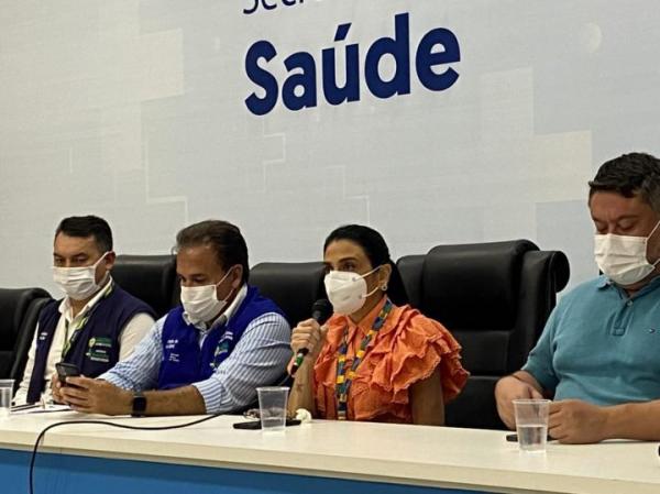 Prefeito volta atrás e Manaus retoma vacinação de adolescentes neste sábado (18) Prefeito volta atrás e Manaus retoma vacinação de adolescentes neste sábado (18)