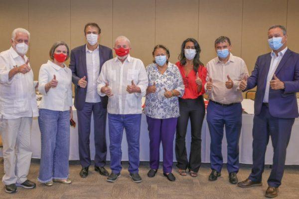 Lula chega em Brasília e terá jantar com nomes de peso do MDB Lula chega em Brasília e terá jantar com nomes de peso do MDB