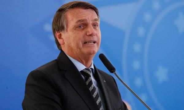 Bolsonaro veta distribuição gratuita de absorventes para mulheres de baixa renda Bolsonaro veta distribuição gratuita de absorventes para mulheres de baixa renda