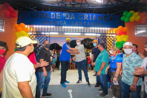 Prefeito de Parintins reinaugura centro de saúde e entrega escola e Cidade da Criança no Caburi Prefeito de Parintins reinaugura centro de saúde e entrega escola e Cidade da Criança no Caburi