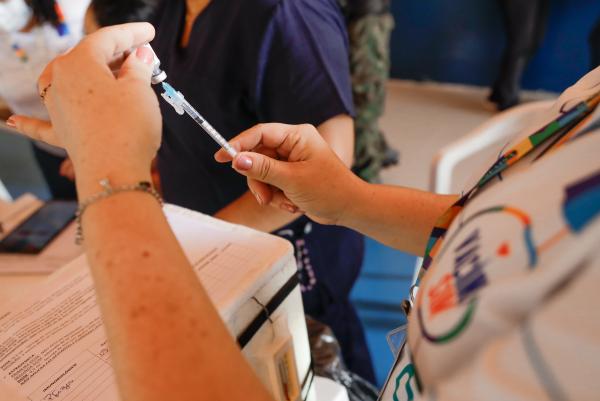 Vacinação contra a Covid-19 em Manaus tem 39 pontos nesta quarta (13) Vacinação contra a Covid-19 em Manaus tem 39 pontos nesta quarta (13)