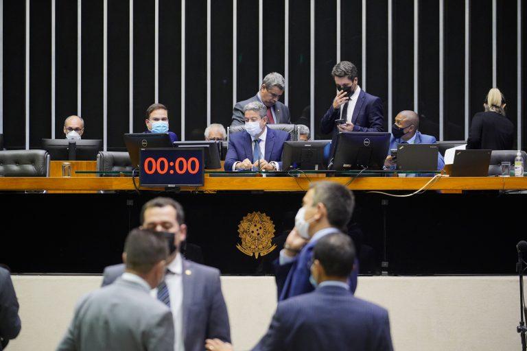 Câmara aprova valor fixo para cobrança de ICMS sobre combustíveis Câmara aprova valor fixo para cobrança de ICMS sobre combustíveis