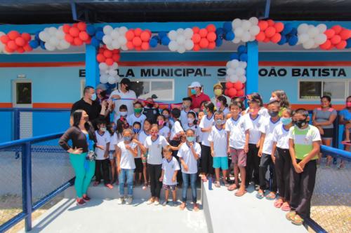 Bi Garcia entrega quatro modernas escolas na região dos rios Jacu e Uaicurapá, em Parintins Bi Garcia entrega quatro modernas escolas na região dos rios Jacu e Uaicurapá, em Parintins