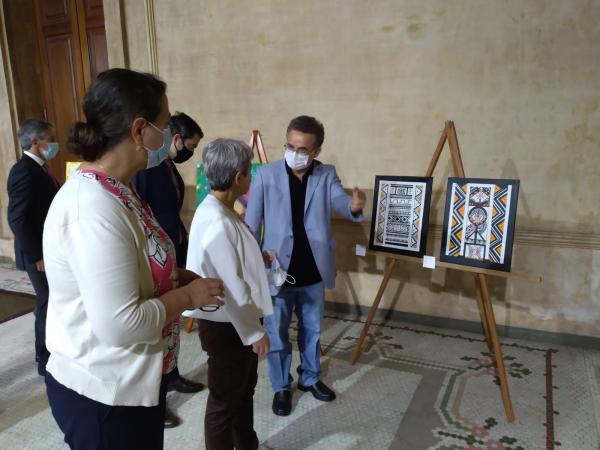 Mostra de arte indígena vai até o dia 29 para comemorar aniversário de Manaus Mostra de arte indígena vai até o dia 29 para comemorar aniversário de Manaus