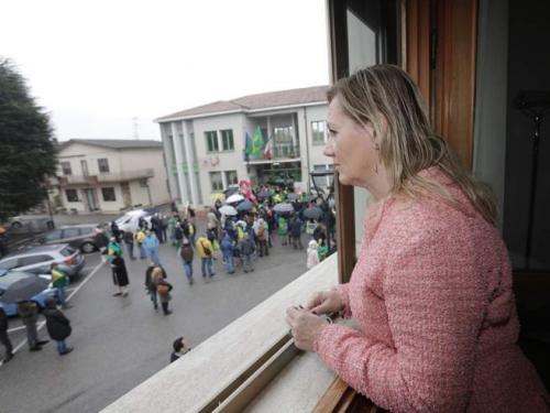 Conheça Giannina Bolzonaro, prima italiana de Bolsonaro que não quis almoçar com ele Conheça Giannina Bolzonaro, prima italiana de Bolsonaro que não quis almoçar com ele