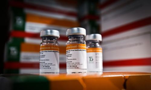 Covid-19: proteção da CoronaVac pode ser menor em pessoas com HIV Covid-19: proteção da CoronaVac pode ser menor em pessoas com HIV