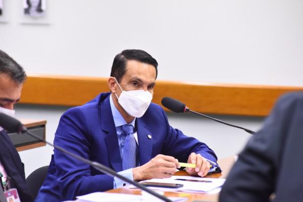 Projeto que exige contratação de professores via concurso é aprovado na Comissão de Educação Projeto que exige contratação de professores via concurso é aprovado na Comissão de Educação