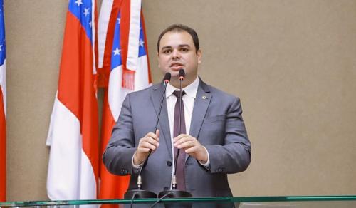 Roberto Cidade promete maior reajuste salarial da história aos servidores da ALE/AM Roberto Cidade promete maior reajuste salarial da história aos servidores da ALE/AM