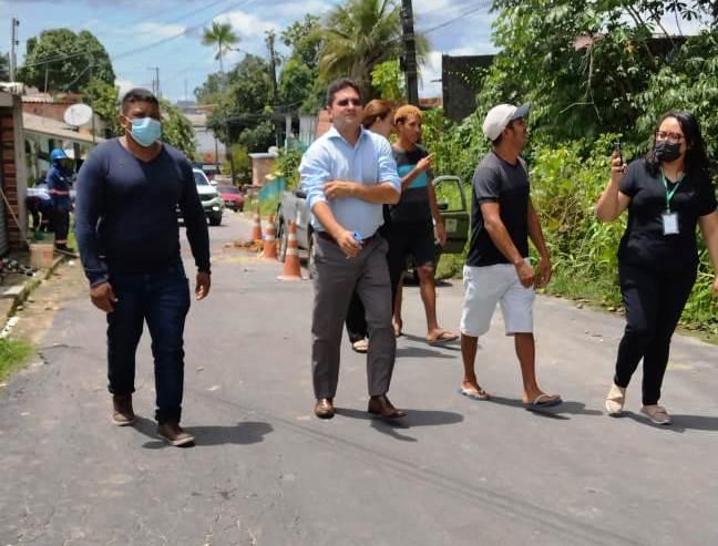 Após 20 anos, rua no bairro Cidade de Deus é asfaltada, a pedido de Jander Lobato Após 20 anos, rua no bairro Cidade de Deus é asfaltada, a pedido de Jander Lobato