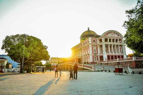 Manaus em um dia: roteiro com dicas imperdíveis do que fazer na capital amazonense Manaus em um dia: roteiro com dicas imperdíveis do que fazer na capital amazonense