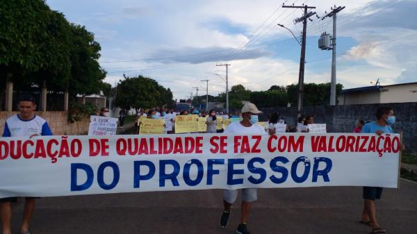 Termina 2021 e prefeito de Borba, derrotado no MMA, não paga abono aos professores Termina 2021 e prefeito de Borba, derrotado no MMA, não paga abono aos professores