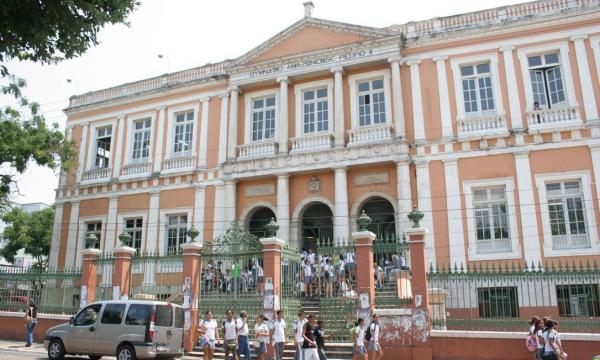 Sindicato dos Professores de Manaus pede suspensão do início do ano letivo 2022 no AM Sindicato dos Professores de Manaus pede suspensão do início do ano letivo 2022 no AM