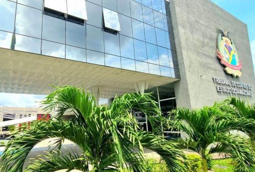 Presidente do TCE-AM determina retorno do regime híbrido de trabalho Presidente do TCE-AM determina retorno do regime híbrido de trabalho