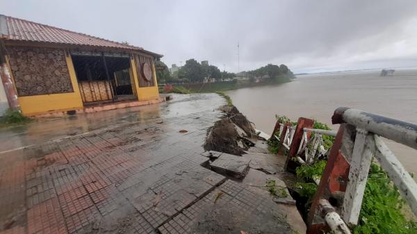 Muro de Arrimo de Parintins tem novo desabamento Muro de Arrimo de Parintins tem novo desabamento
