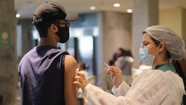 Manaus terá quatro pontos de vacina contra influenza, sarampo e Covid, neste domingo (10) Manaus terá quatro pontos de vacina contra influenza, sarampo e Covid, neste domingo (10)
