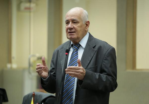 'Tentativa do Ministério da Defesa de interferir nas eleições é preparação de golpe', diz Serafim 'Tentativa do Ministério da Defesa de interferir nas eleições é preparação de golpe', diz Serafim